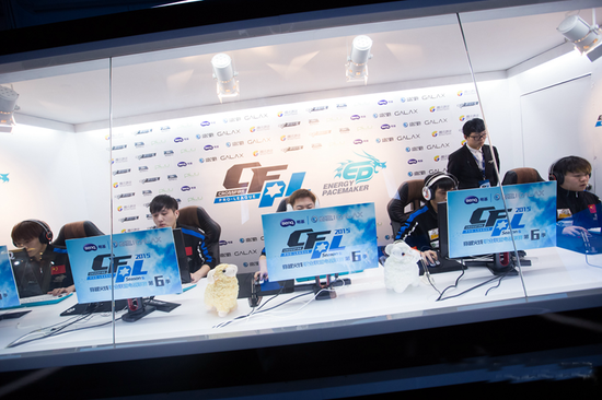 仅展现了她 仅展现了她