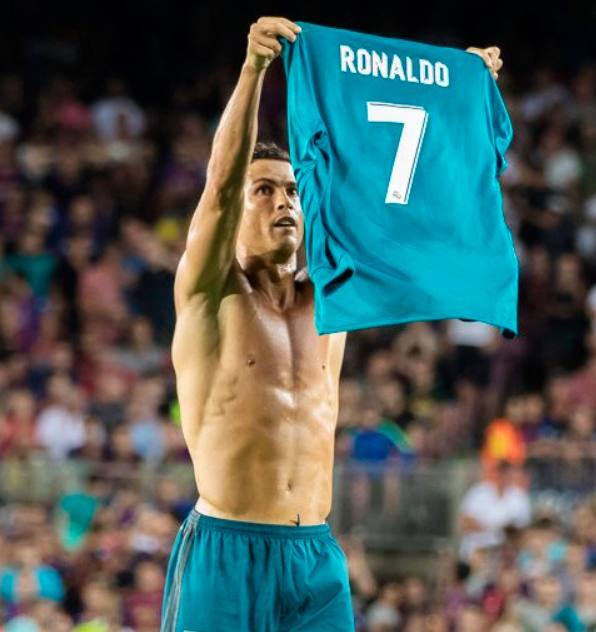 他在首秀中 他在首秀中