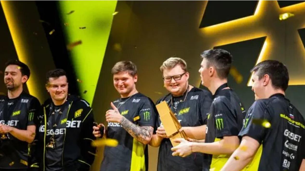 只剩两席 只剩两席